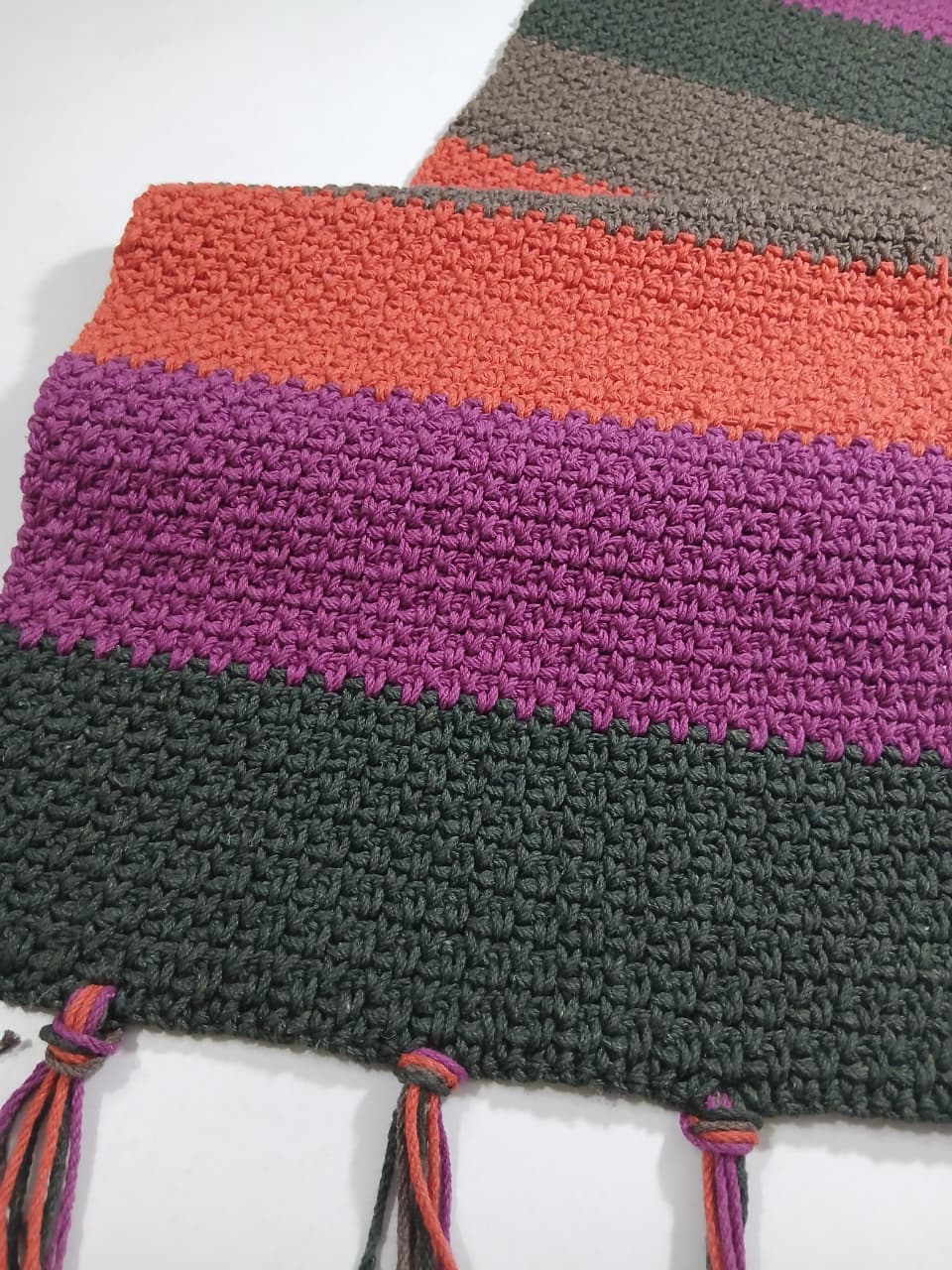 "Ovela Spice Set" Table runner with 4 placemats set