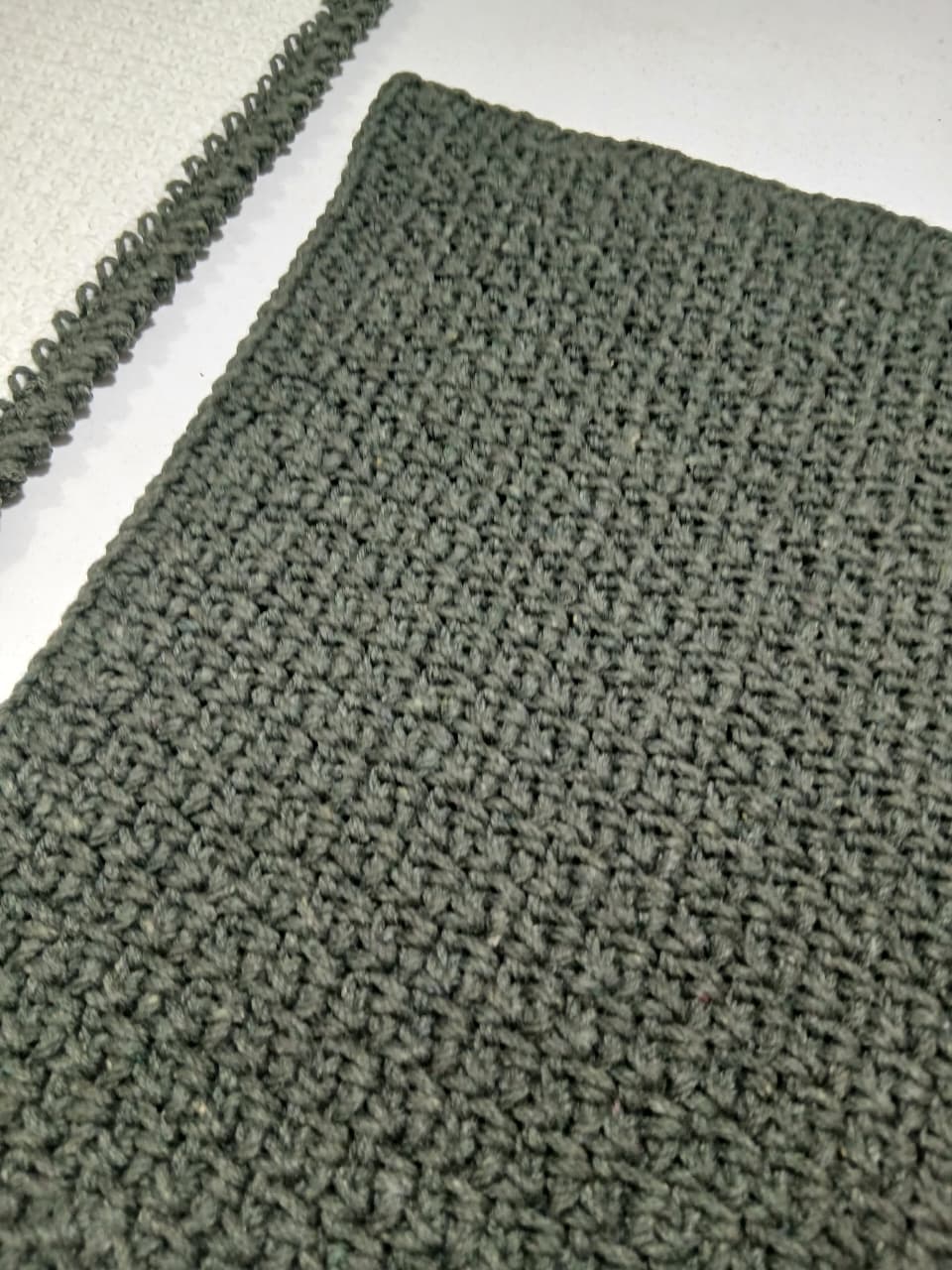 Ovela Cedar Olive Runner and placemats set(5 pieces)