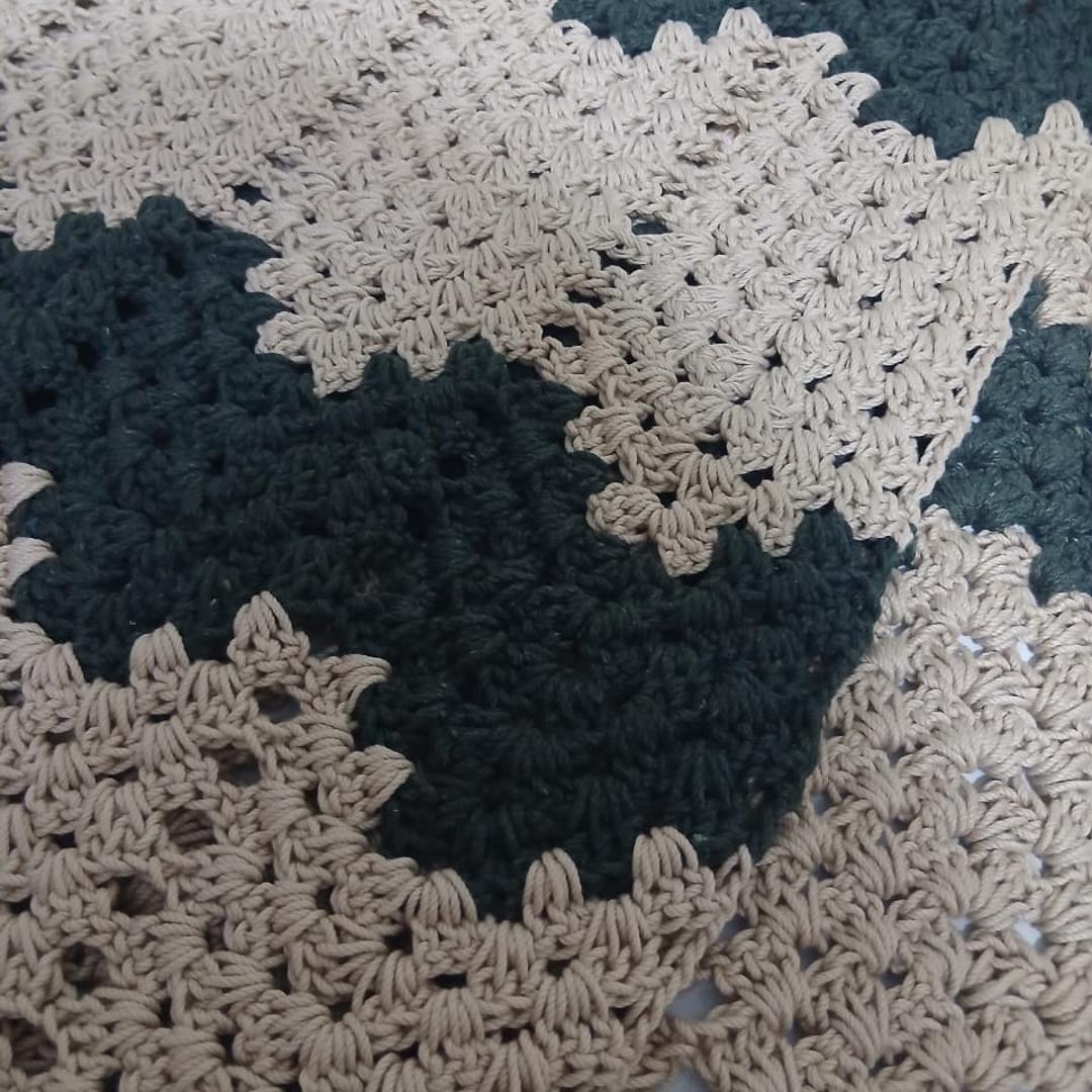 "Ovela Sahara" table runner