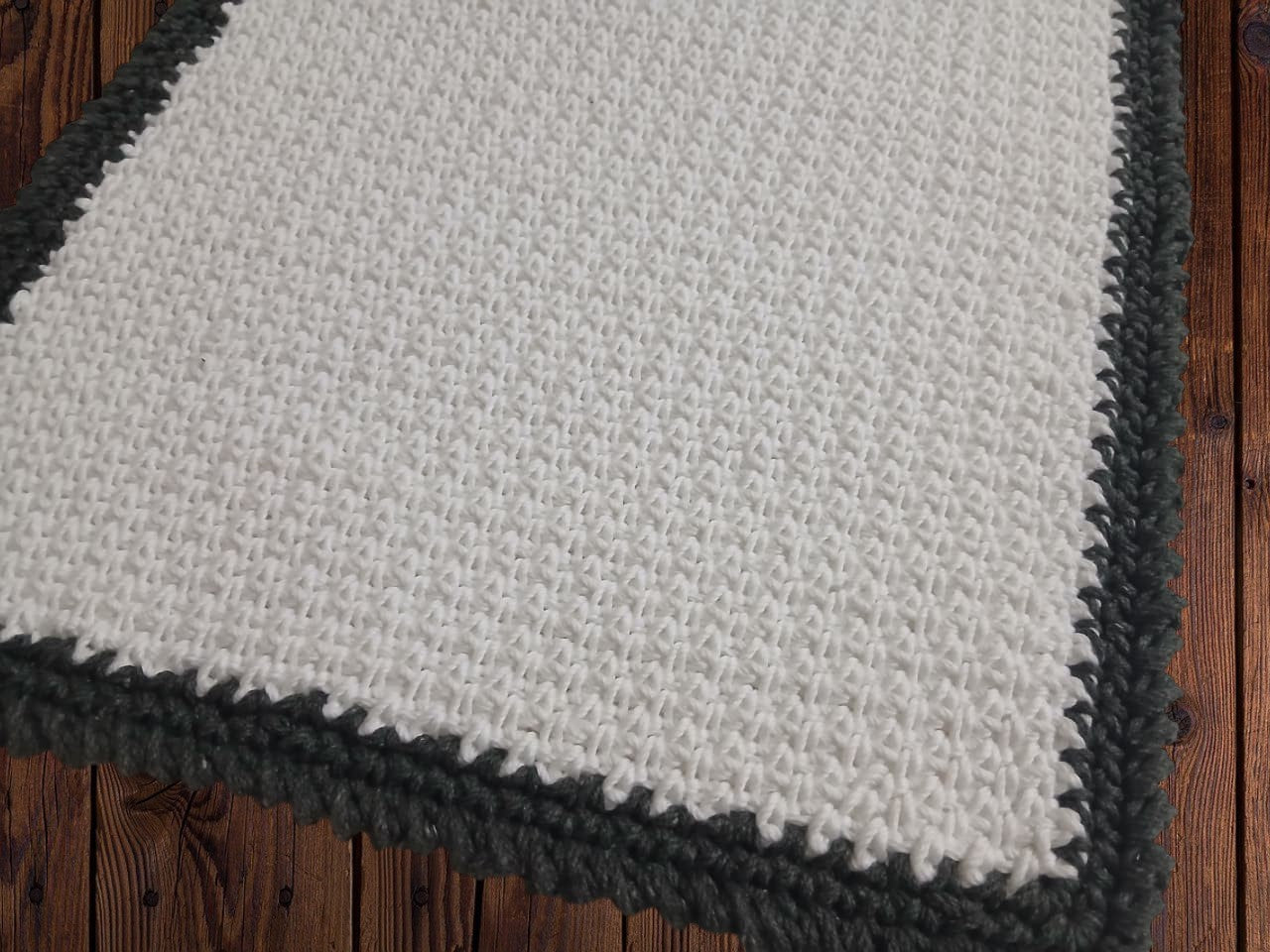 "Ovela Cedar Set" White Placemats - Charcoal Olive Border (4 pieces)