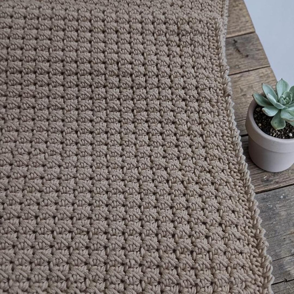 "Ovela Sand", Thick, textured design