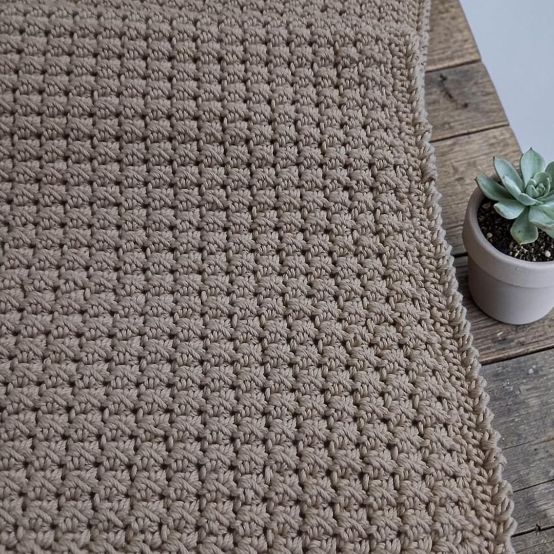 "Ovela Sand", Thick, textured design