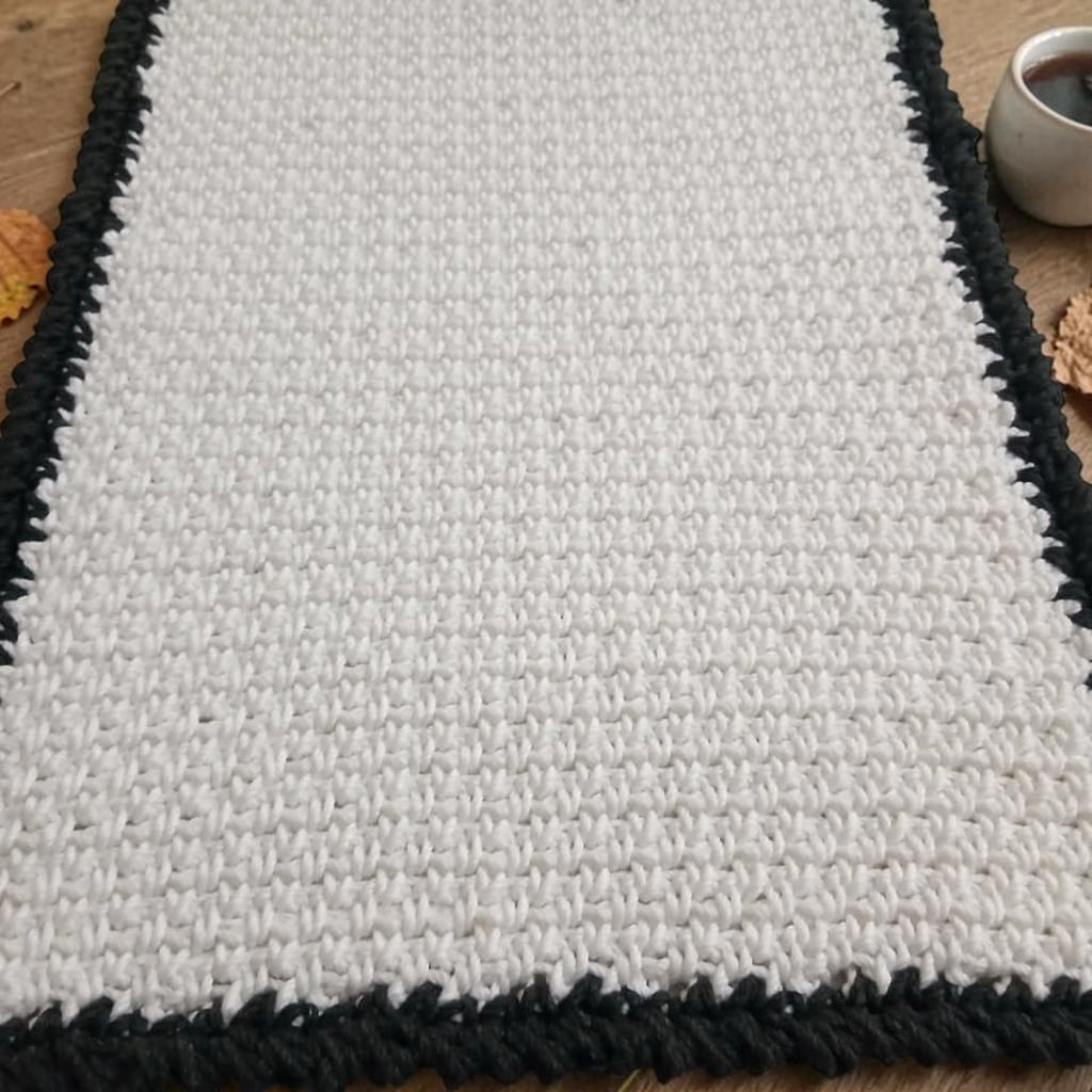 "Ovela Cedar Set" White Placemats - Charcoal Olive Border (4 pieces)
