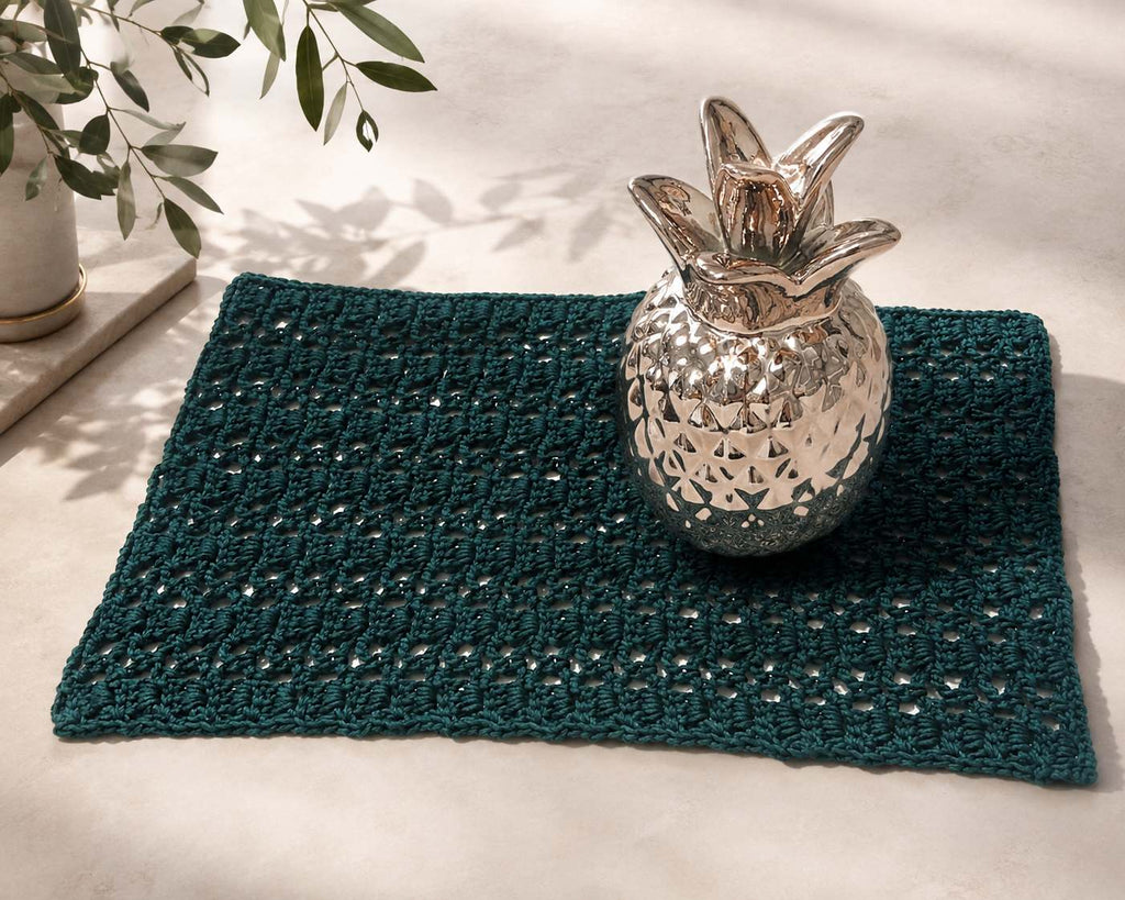 Cove centerpiece with Grace pineapple
